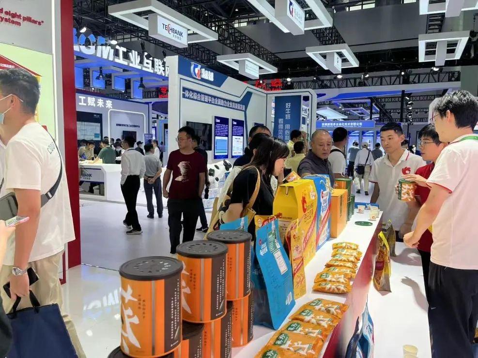 零售越卷，品牌越稀缺 -爱游戏APP体育官网